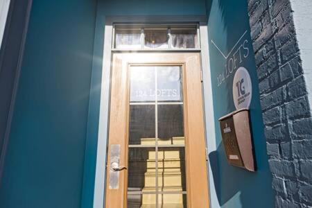 Apartment Hip Urban Loft - Small Town Charm - 124 Lofts #1 *